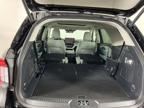 Used 2026 Ford Explorer Platinum w/ LUX Leather Package AWD/4WD image 35