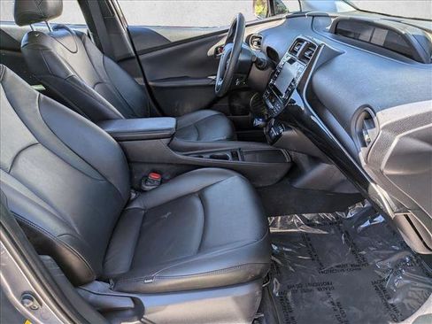 Used 2022 Toyota Prius LE image 20