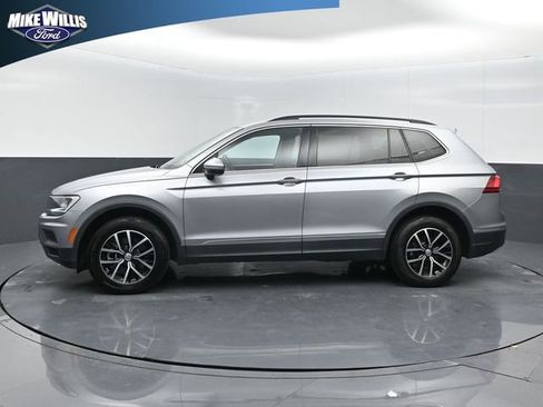 Used 2021 Volkswagen Tiguan SE image 4
