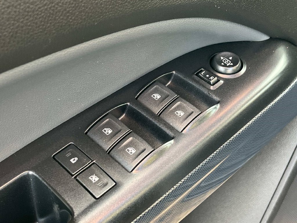 Used 2017 Chevrolet Colorado Z71 AWD/4WD image 26