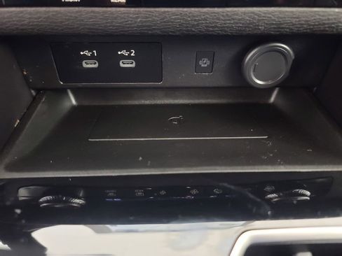 Used 2025 Mitsubishi Outlander SE image 37