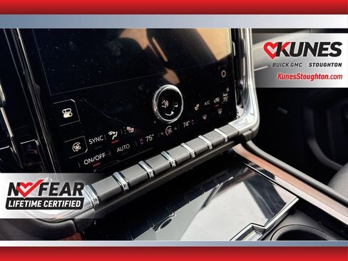 Used 2025 GMC Yukon Denali image 29