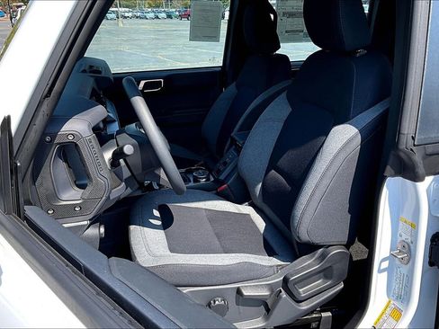 New 2025 Ford Bronco 4-Door image 9