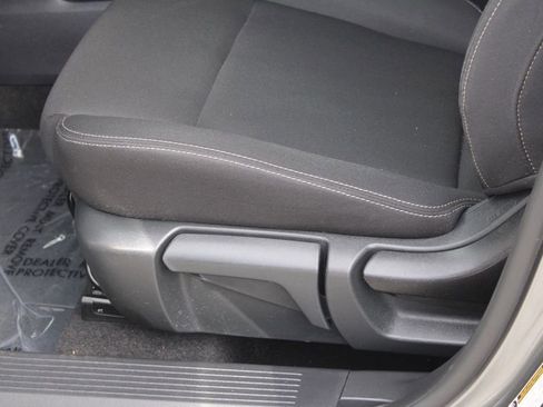 Used 2023 Nissan Rogue S image 15