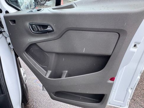 Used 2025 Ford Transit 250 148 Medium Roof Extended AWD image 25