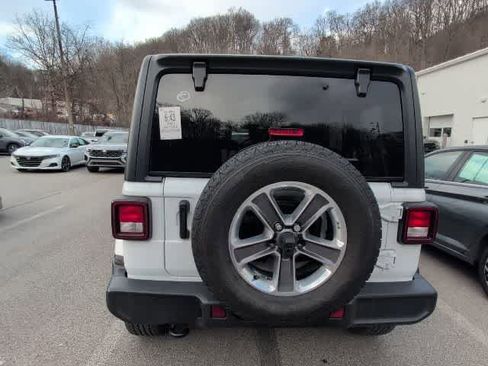 Used 2021 Jeep Wrangler Unlimited Sahara w/ Uconnect 4C Nav & Sound Group image 4