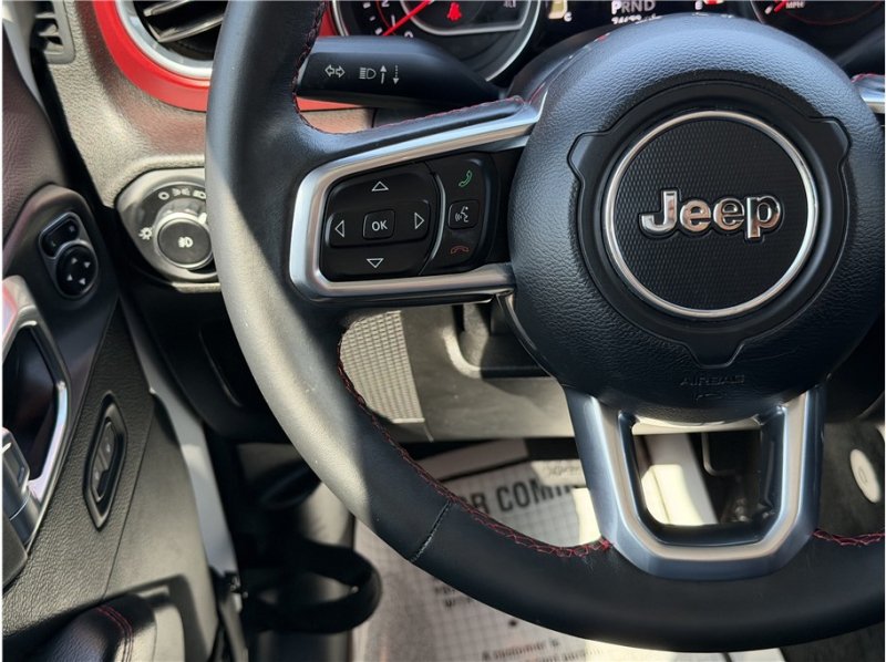 Used 2018 Jeep Wrangler Unlimited Rubicon AWD/4WD image 37