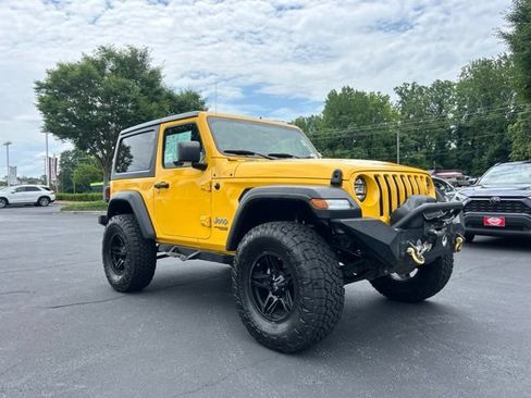 Used 2020 Jeep Wrangler Sport AWD/4WD image 4