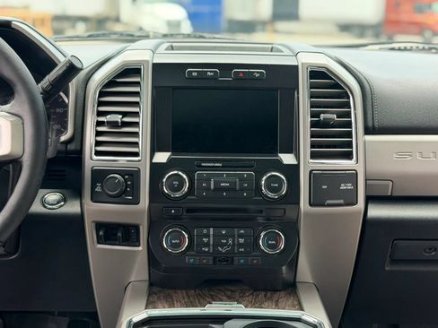 Used 2017 Ford F250 Lariat w/ Lariat Ultimate Package AWD/4WD image 37
