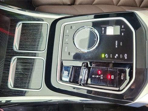 Used 2024 BMW 740i image 48