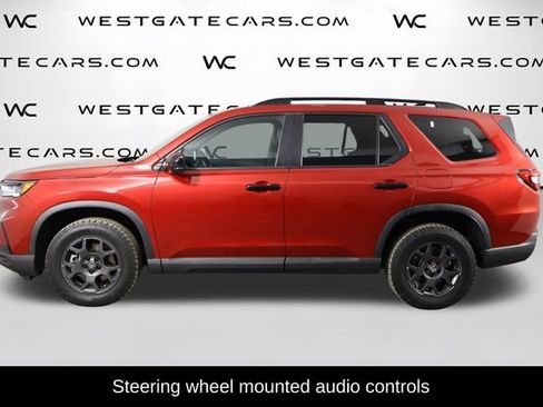 Used 2024 Honda Pilot TrailSport image 5