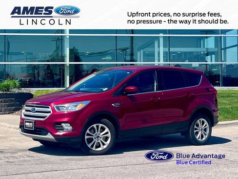 Used 2019 Ford Escape SE image 1