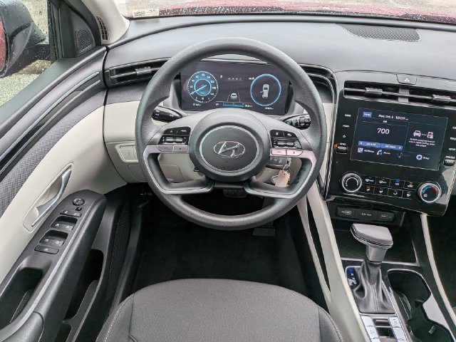 Certified 2024 Hyundai Tucson SE FWD image 18
