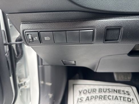 Used 2023 Toyota Corolla SE w/ Carpet Mat Package (TMS) image 10