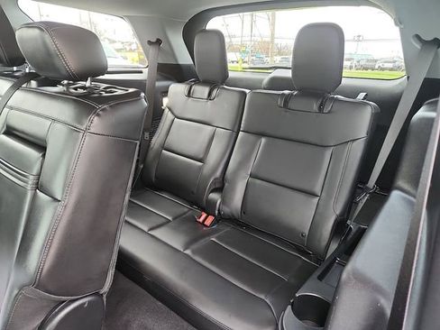 Certified 2022 Ford Explorer XLT w/ Equipment Group 202A image 7