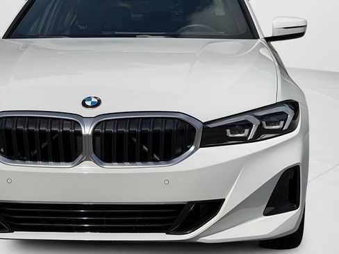 Used 2024 BMW 330i Sedan w/ Convenience Package RWD image 25