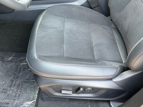 Used 2025 Ford Explorer ST AWD/4WD image 38