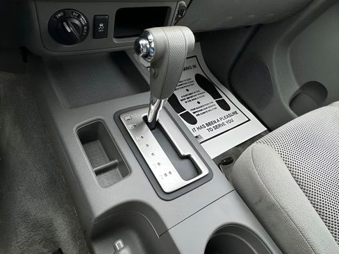 Used 2018 Nissan Frontier SV image 13