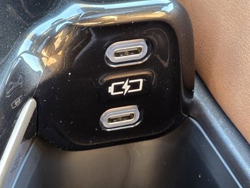 New 2025 Toyota Crown Signia image 10