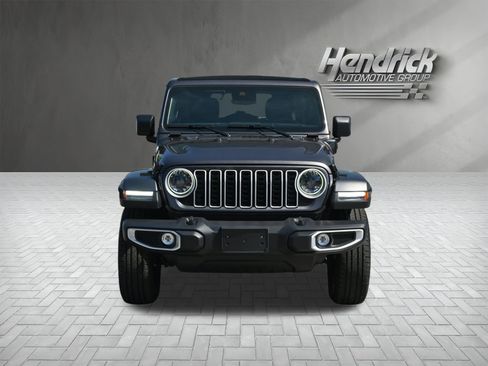 Used 2025 Jeep Wrangler Unlimited Sahara w/ Safety Group AWD/4WD image 3