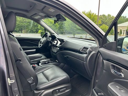 Used 2020 Honda Pilot Elite image 42