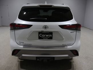 Used 2025 Toyota Highlander Platinum AWD/4WD video 3