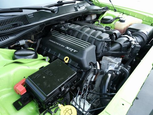 Used 2015 Dodge Challenger R/T Scat Pack w/ Leather Interior Group image 32