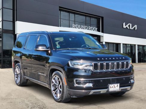 Used 2022 Jeep Wagoneer Series III w/ Premium Group I AWD/4WD image 3