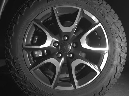 Used 2025 Jeep Compass Trailhawk image 12