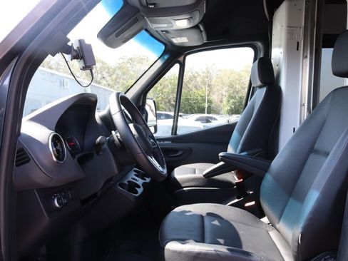 Used 2022 Mercedes-Benz Sprinter 4500 w/ Parking Package image 27