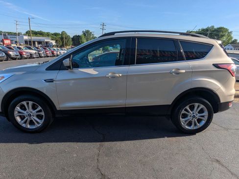 Used 2018 Ford Escape SEL AWD/4WD image 4