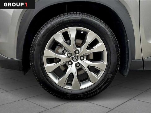 Used 2025 Toyota Grand Highlander AWD Hybrid image 11