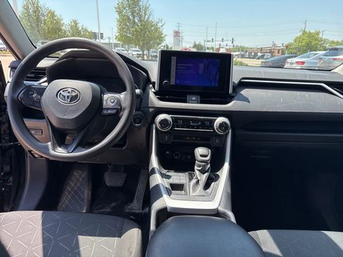 Used 2025 Toyota RAV4 XLE AWD/4WD image 21