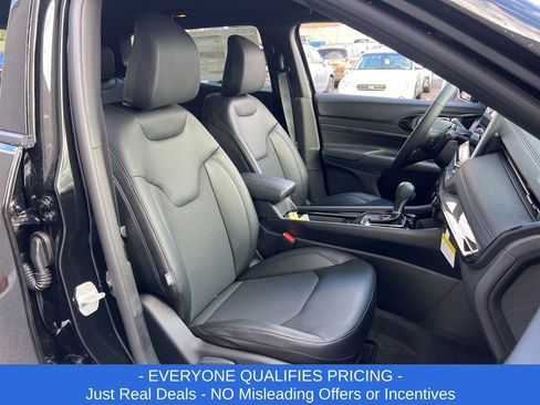 New 2026 Jeep Compass Latitude image 22