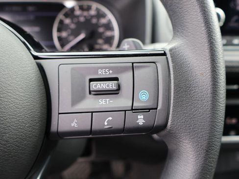 Used 2023 Nissan Rogue SV FWD image 40