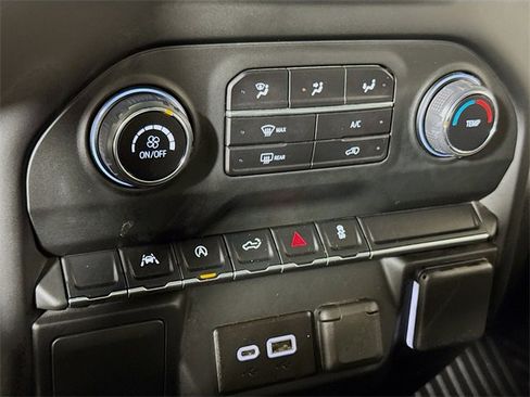 Used 2024 Chevrolet Silverado 1500 Custom image 13