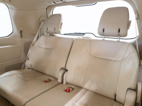 Used 2015 Lexus LX 570 4WD w/ Luxury Package image 27