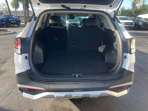 Used 2025 Kia Sportage EX FWD image 5