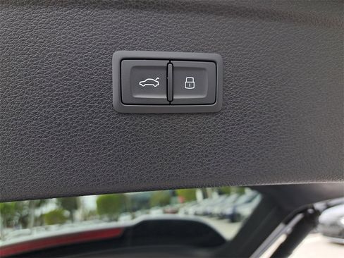 Certified 2023 Audi Q5 2.0T Prestige image 32