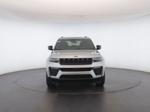 New 2026 Jeep Grand Cherokee Limited w/ Limited Altitude Package AWD/4WD image 20