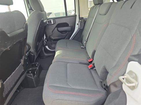 Used 2024 Jeep Wrangler Unlimited Rubicon image 15