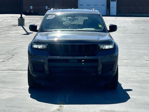 Used 2024 Jeep Grand Cherokee L Altitude image 9