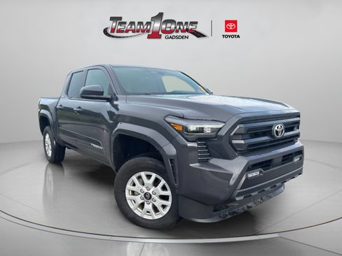 Used 2025 Toyota Tacoma SR5 AWD/4WD image 1
