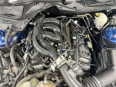 Used 2017 Ford Mustang Coupe RWD image 24