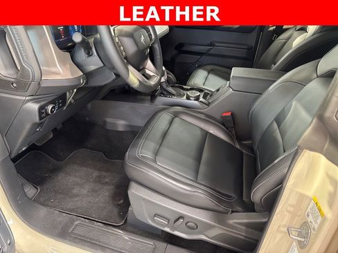 New 2025 Ford Bronco Outer Banks w/ Sasquatch Package AWD/4WD image 3