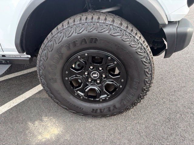 Used 2026 Ford Bronco Badlands AWD/4WD image 9