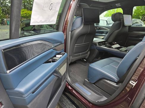 Used 2025 Cadillac Escalade IQ Luxury 2 AWD/4WD image 16