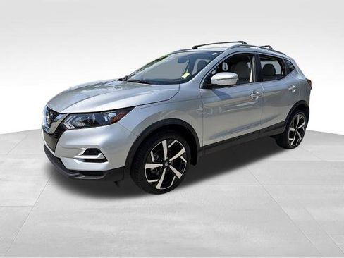 Certified 2022 Nissan Rogue Sport SL FWD image 3