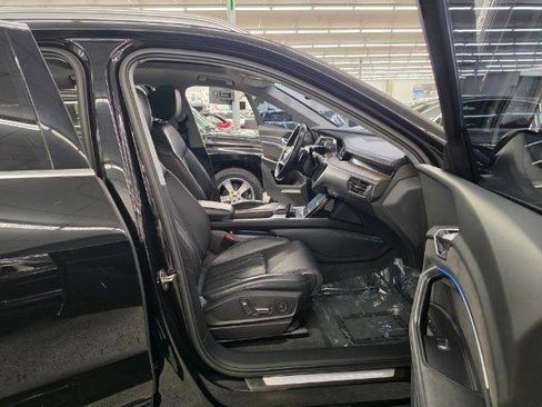 Used 2019 Audi e-tron Prestige w/ Prestige Package AWD/4WD image 37
