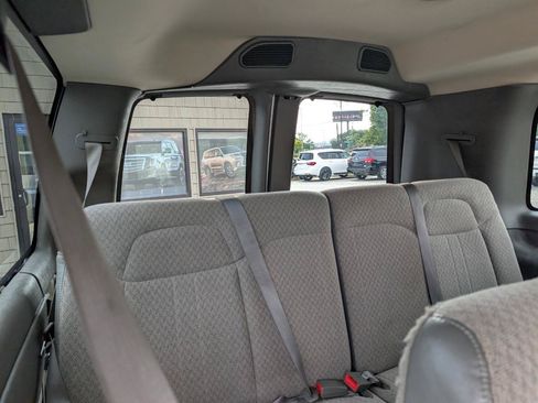 Used 2017 Chevrolet Express 2500 LS RWD image 17